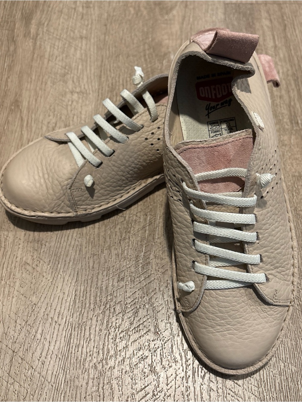 On Foot Silken Slip On Sneaker 30250 Women’s Size 40 Made In Spain Beige Leather